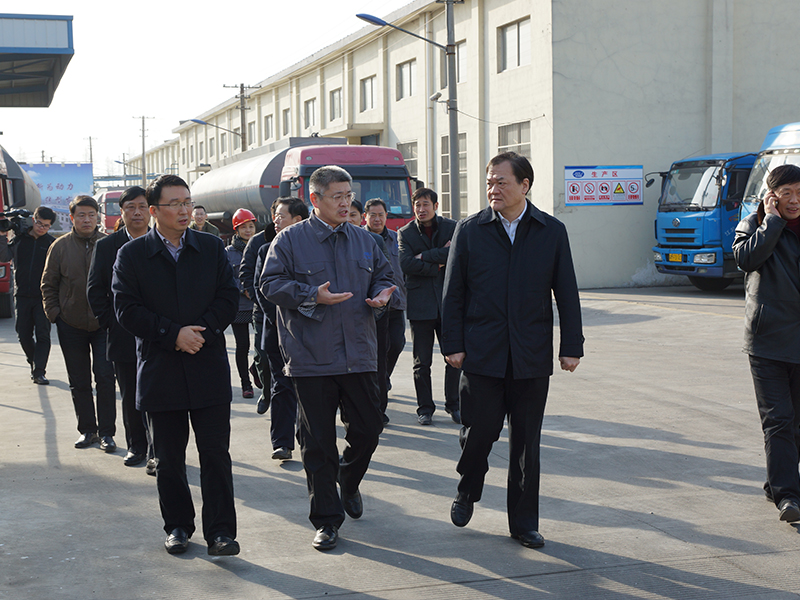 2015年2月，市人大高亞梓主任來公司調(diào)研